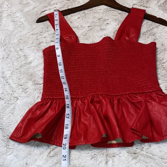 TCEC Faux leather sleeveless peplum red top Excellent preowned condition size M - Picture 7 of 11